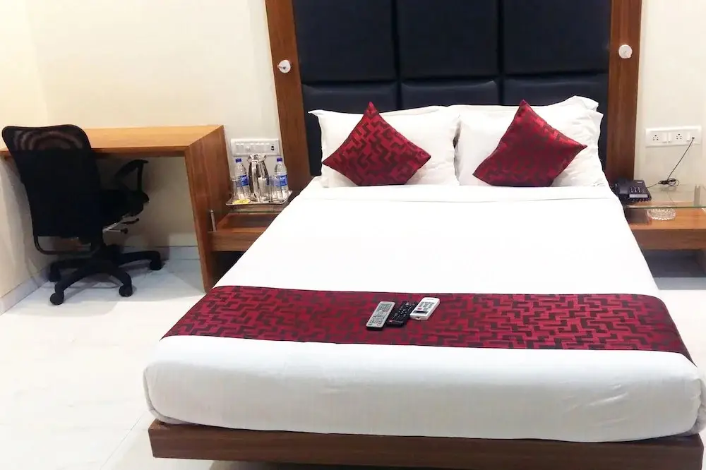 Мумбаи: FabHotel Address Inn