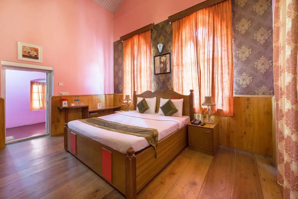 Ути: Treebo Trip Rosefield Heritage