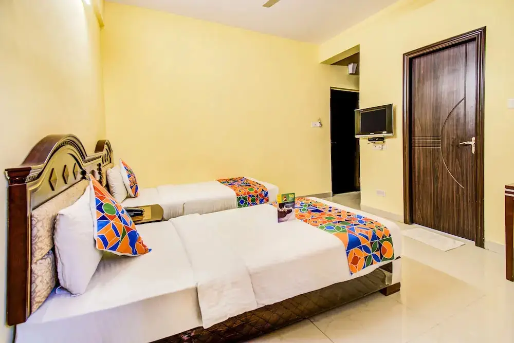 Бангалор: FabHotel 29th Church's Inn