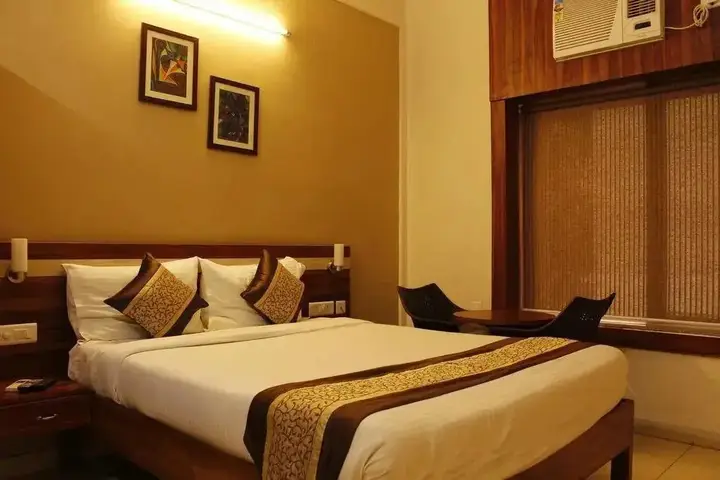 Бхубанешвар: OYO Premium Old Station Road Bhubaneswar 4