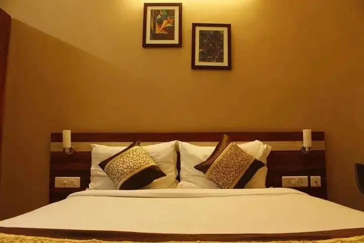 Бхубанешвар: OYO Premium Old Station Road Bhubaneswar 4