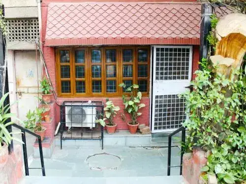 Нью-Дели: Hotel Delhi Marine Club C6