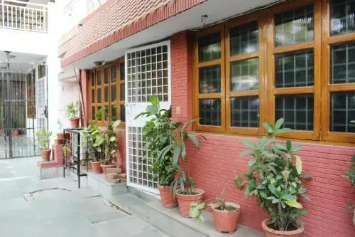 Нью-Дели: Hotel Delhi Marine Club C6