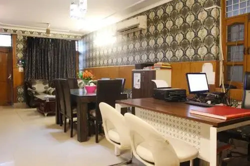 Нью-Дели: Hotel Delhi Marine Club C6