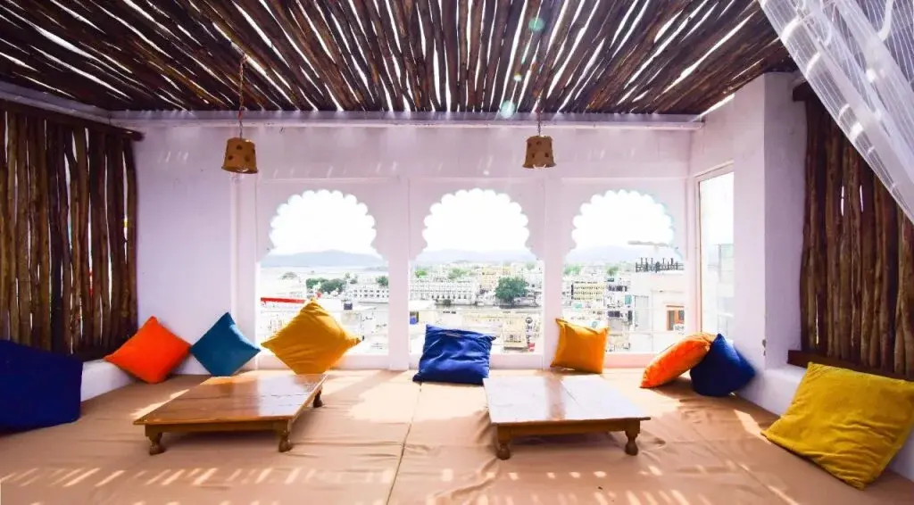 Удаипур: Udai Niwas on Lake Pichola