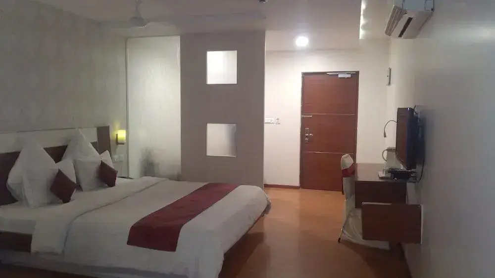 Карнул: Hotel Sasya Pride