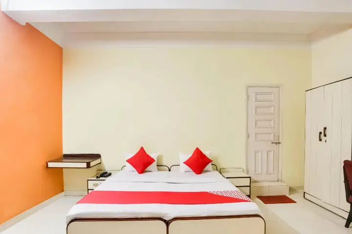 Карнул: OYO 66120 Sai Priyanka Comfort Inn