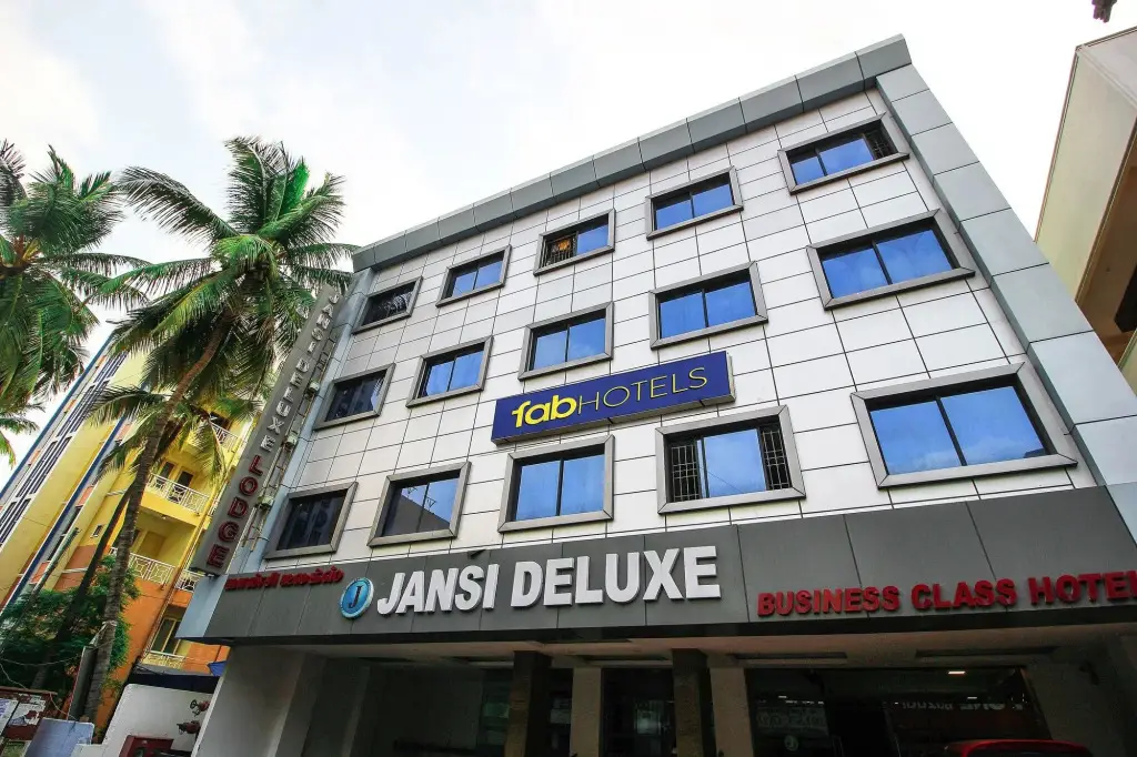 Fabhotel Jansi Deluxe Gandhipuram — фото 1