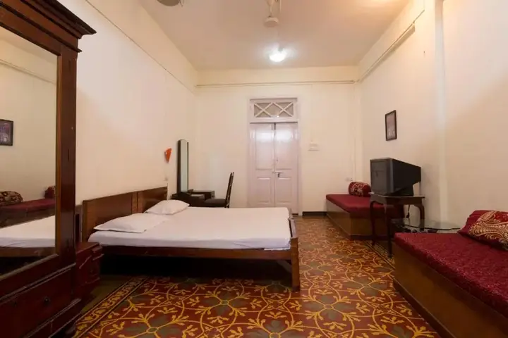 Мумбаи: Bed and Breakfast at Colaba