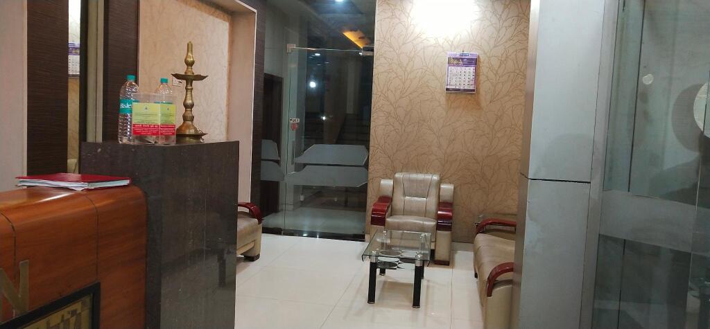 Тхане: Hotel Dhiraj