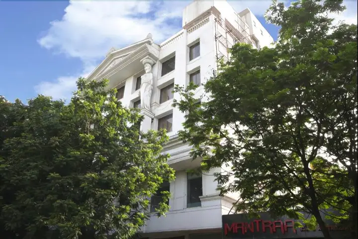 Тхане: Hotel Dhiraj