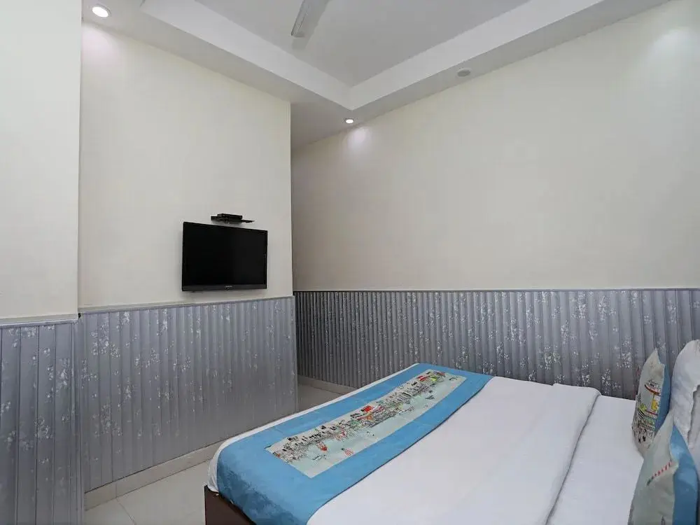 Нью-Дели: OYO 4882 Hotel Golden Park