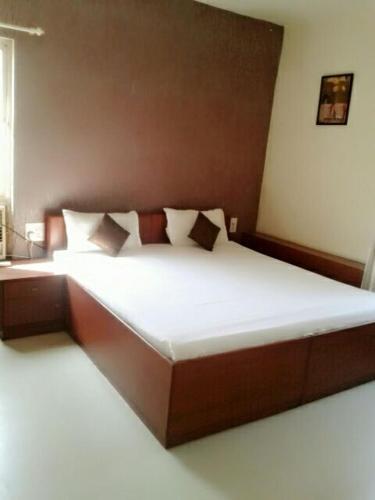 Пуна: 12 Star Viman Nagar