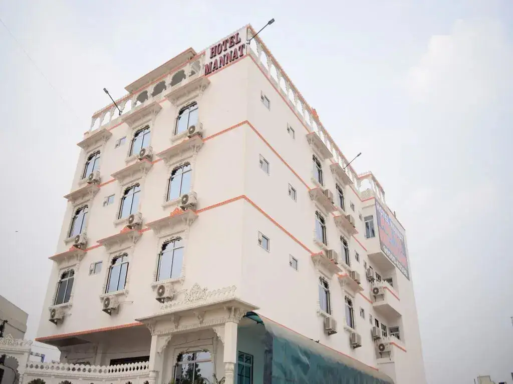 Hotel Mannat — фото 1