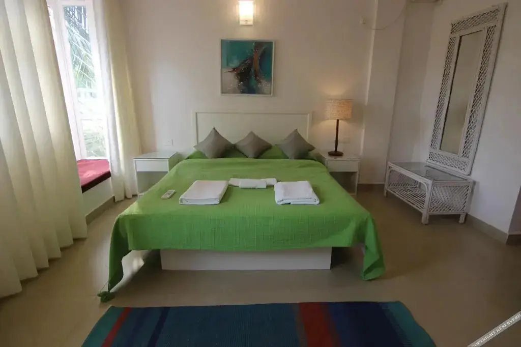 Морджим: 800 Morjim Beach