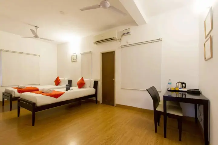 Ченнаи: FabHotel Iberis Sholinganallur