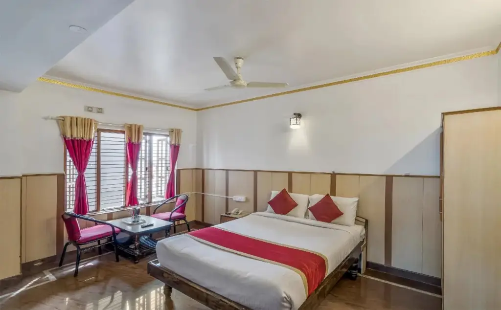 Бангалор: Hotel Shivaals Residency by OYO Rooms