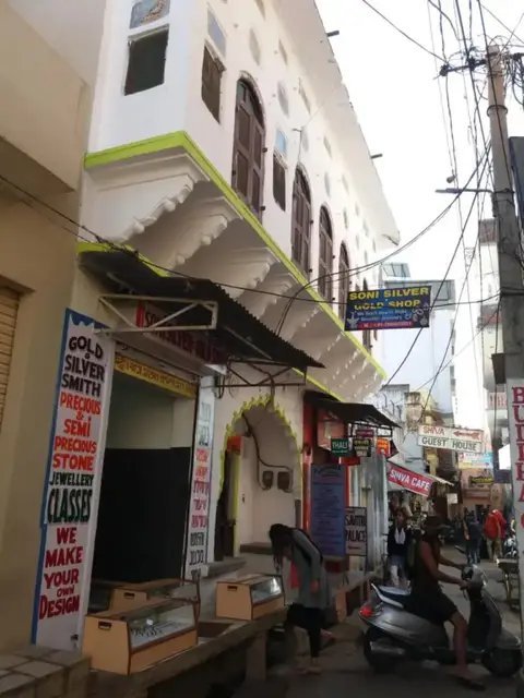 Savitri Palace — фото 1