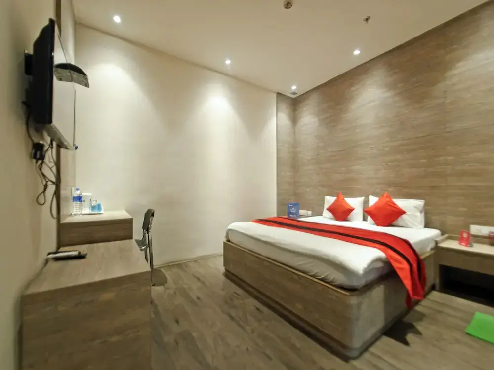 Колката: OYO 7899 VIP Premium