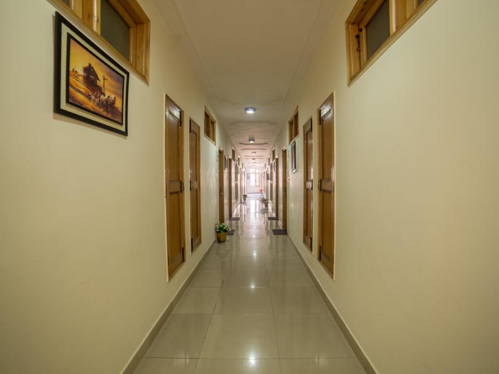 Лех: Hotel Satkar Residency
