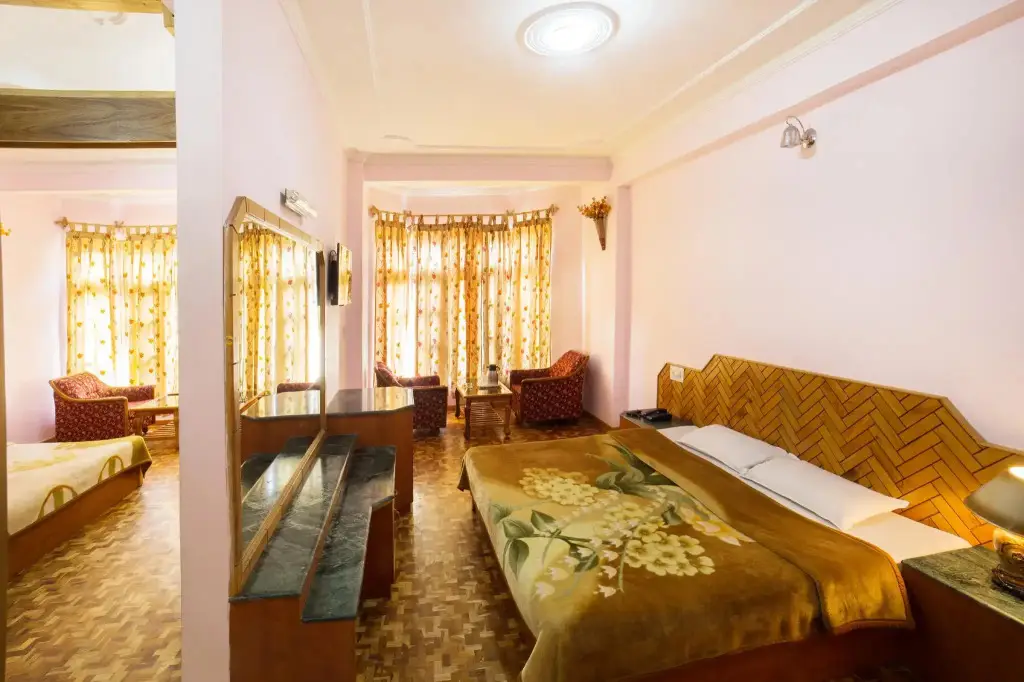 Лех: Hotel Satkar Residency