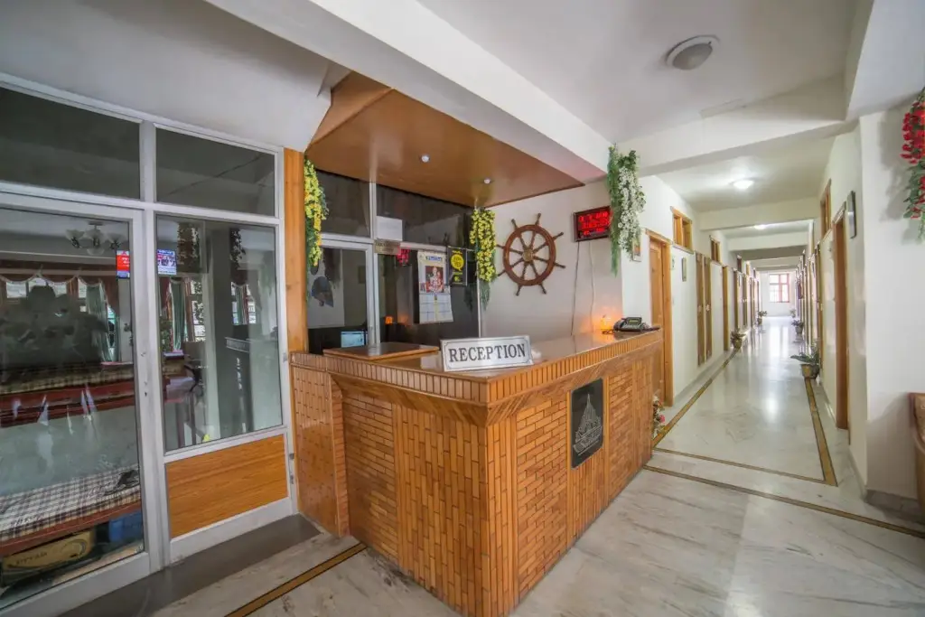 Лех: Hotel Satkar Residency