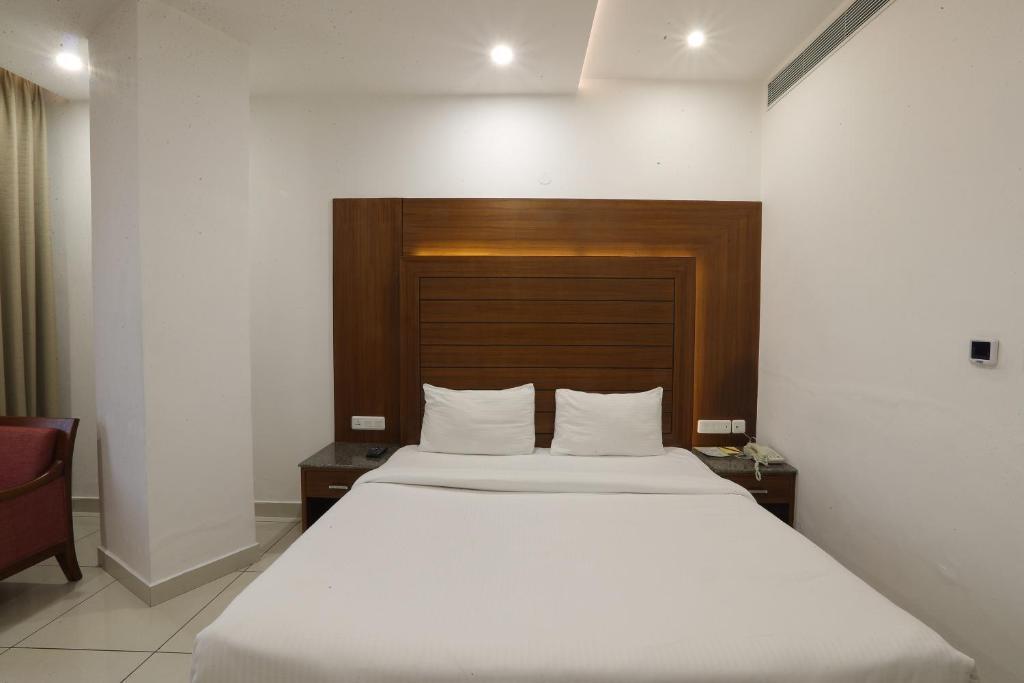 Наваншахр: Grand Hotel Nawanshahr