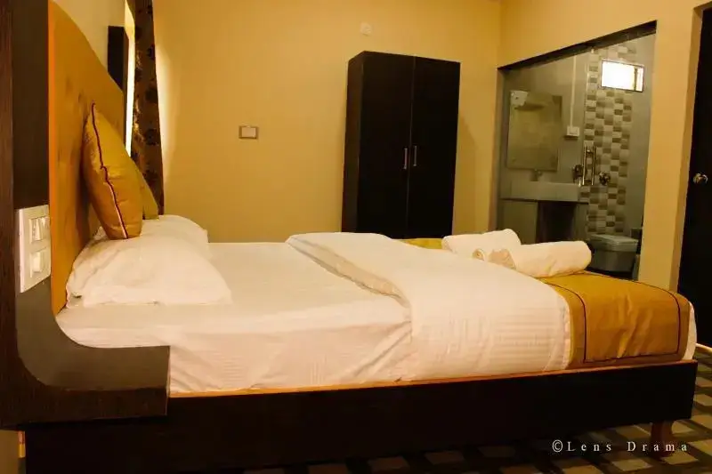 Гокарна: lotus beach resort