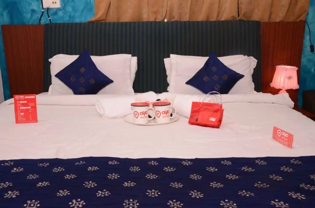 Лакхнау: Monarch Inn