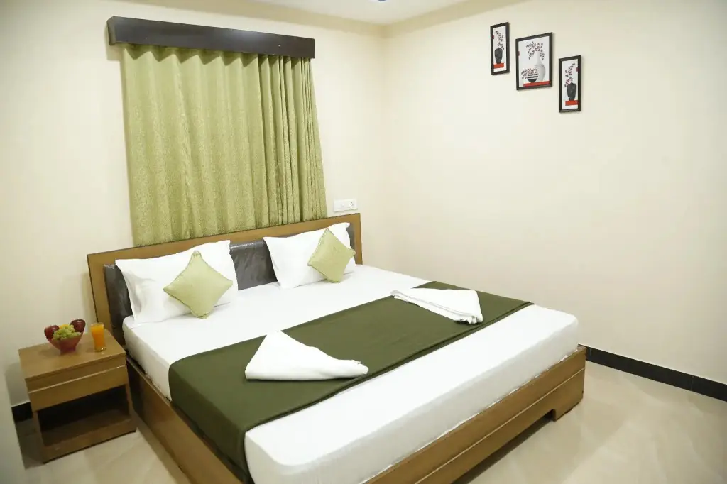 Палани: Hotel Amirtham Inn