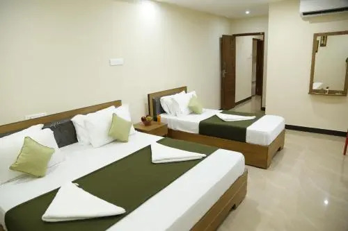 Палани: Hotel Amirtham Inn