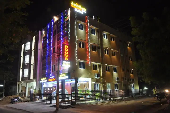 Палани: Hotel Amirtham Inn