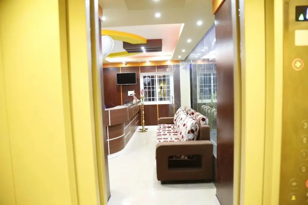 Палани: Hotel Amirtham Inn
