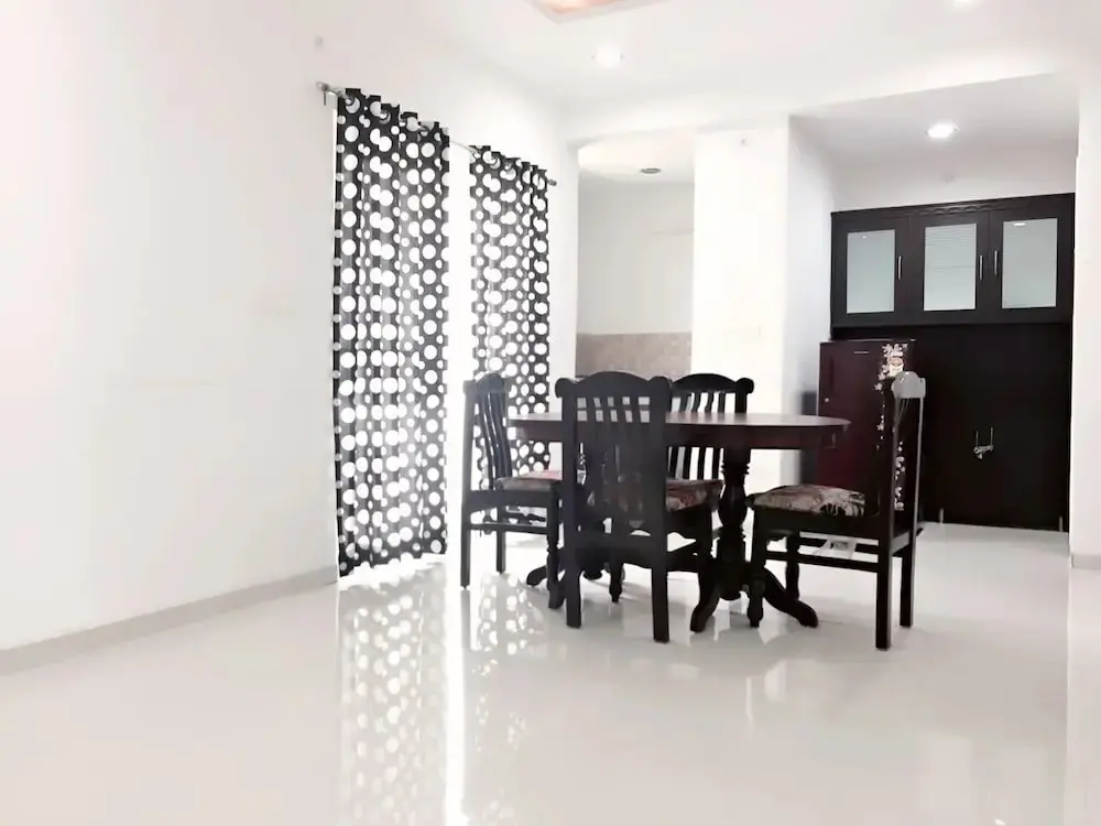 Хидерабад: Prestige service apartment