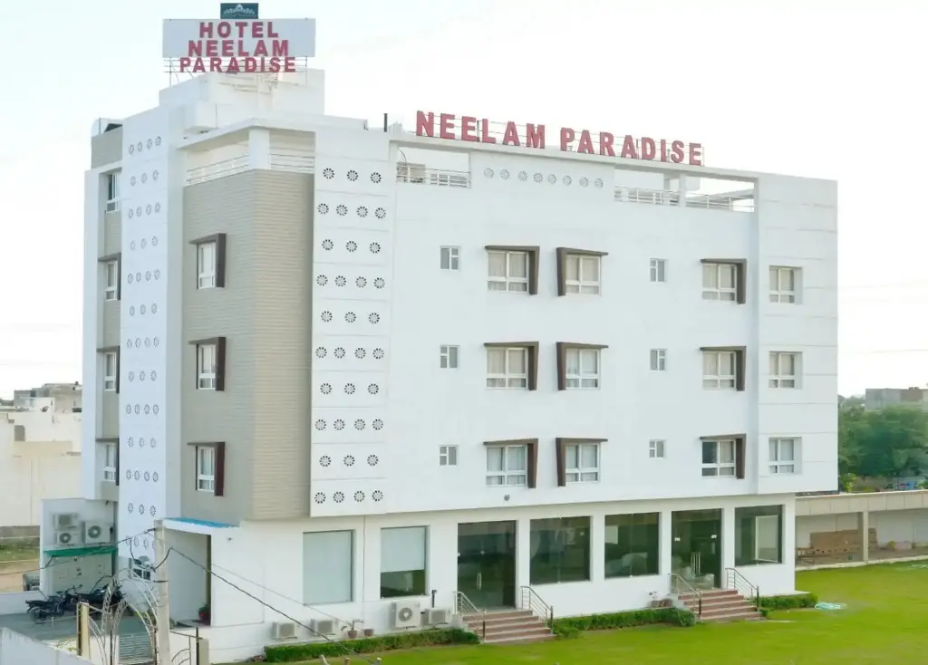 Hotel Neelam Paradise — фото 1