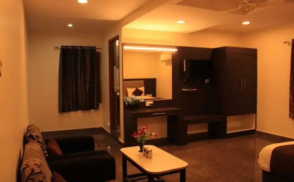 Пунди: Hotel MSM Inn