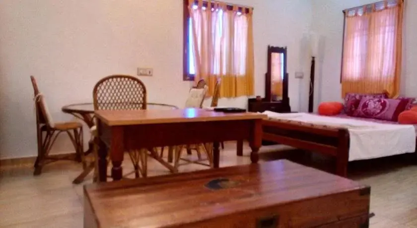 Пудучерри: Nila Home Stay cv