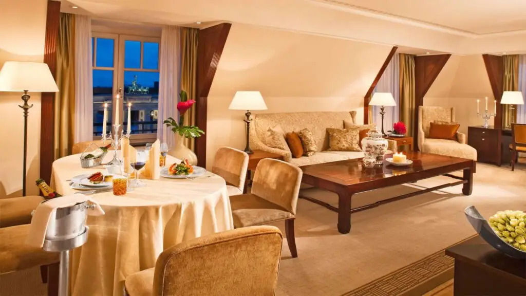 Соманур: The Richman Hotel