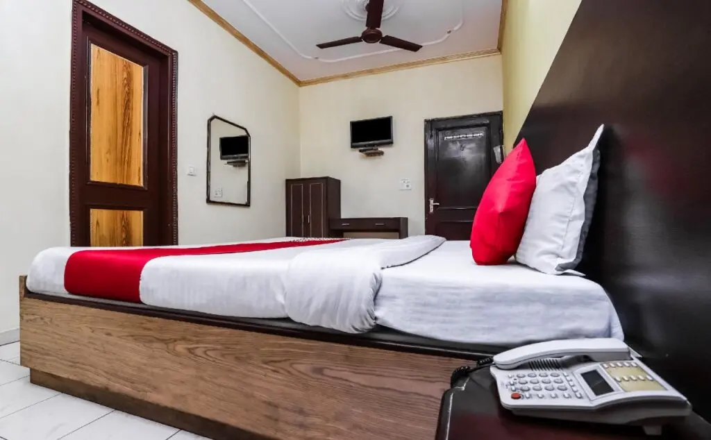 Нью-Дели: OYO 22135 Hotel Kanishka Palace