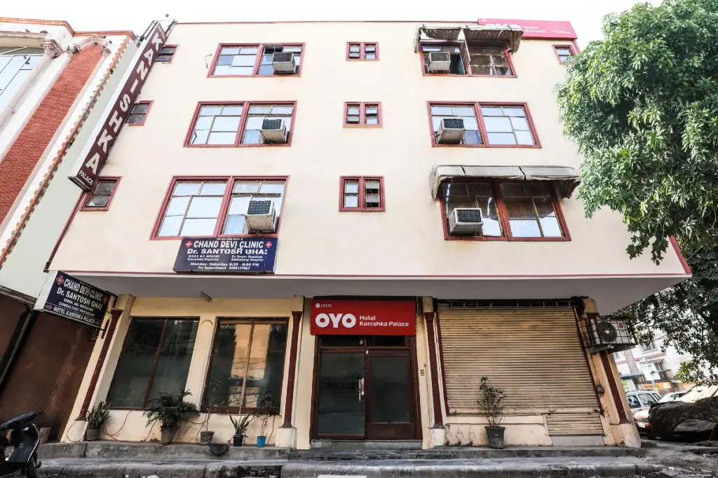 Нью-Дели: OYO 22135 Hotel Kanishka Palace
