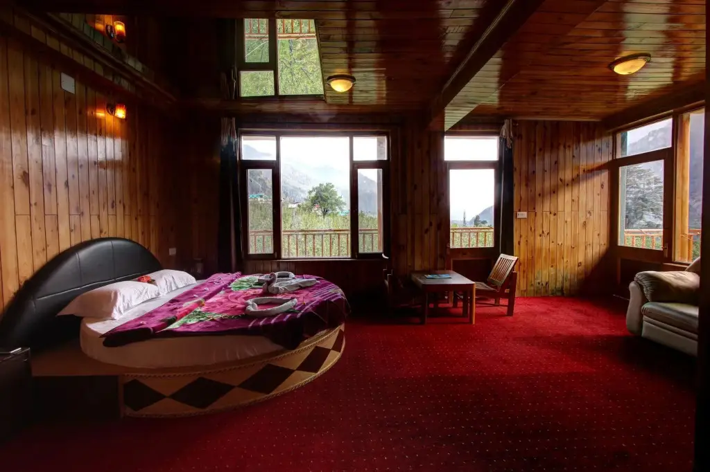 Манали: Hotel Mountain Face by Snow City Hotels