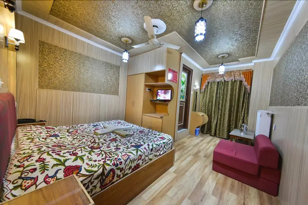 Шринагар: Hotel City Grace