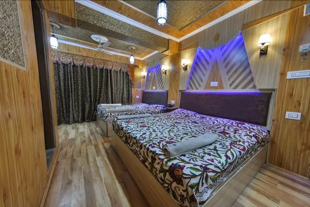 Шринагар: Hotel City Grace