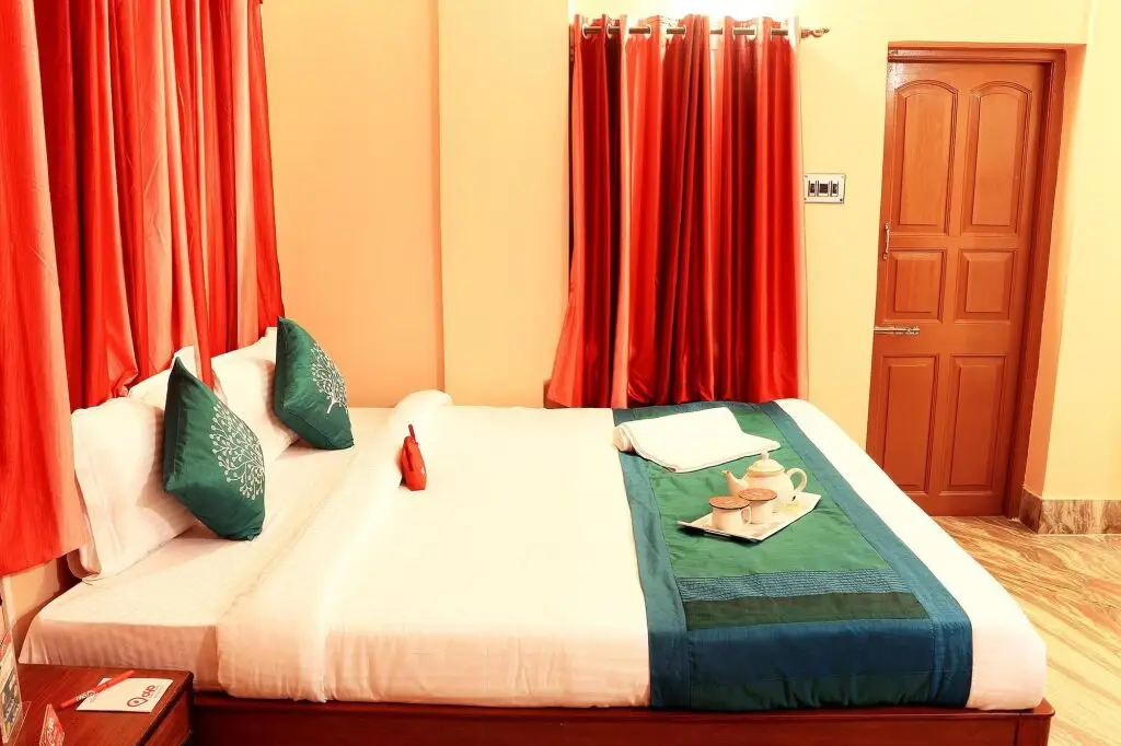 Колката: silver inn guest house