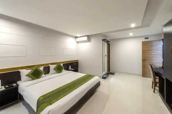 Бангалор: Treebo Raj Premier, Indiranagar