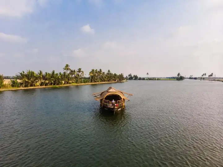 Мухамма: Spice Coast Cruises