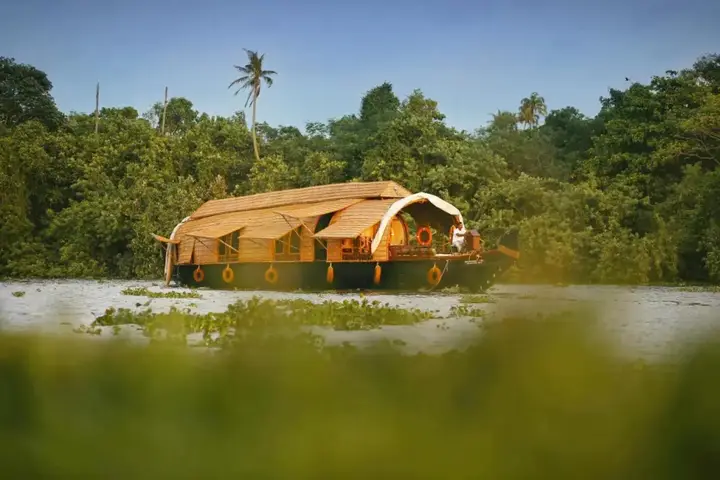 Мухамма: Spice Coast Cruises