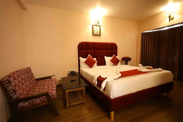 Ути: Hotel Blue Bird