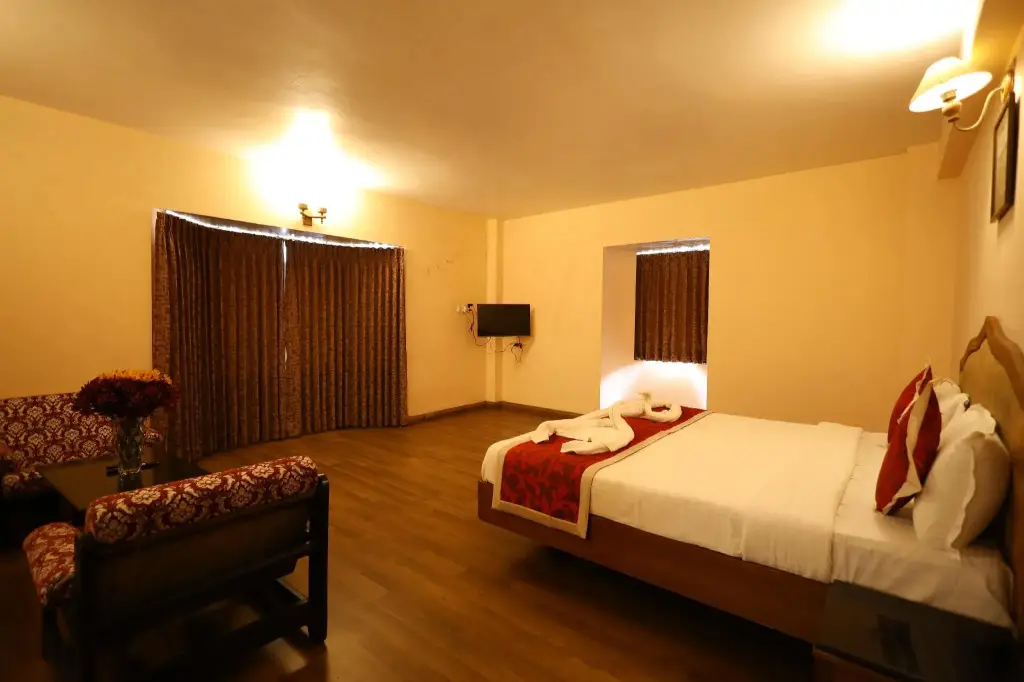 Ути: Hotel Blue Bird