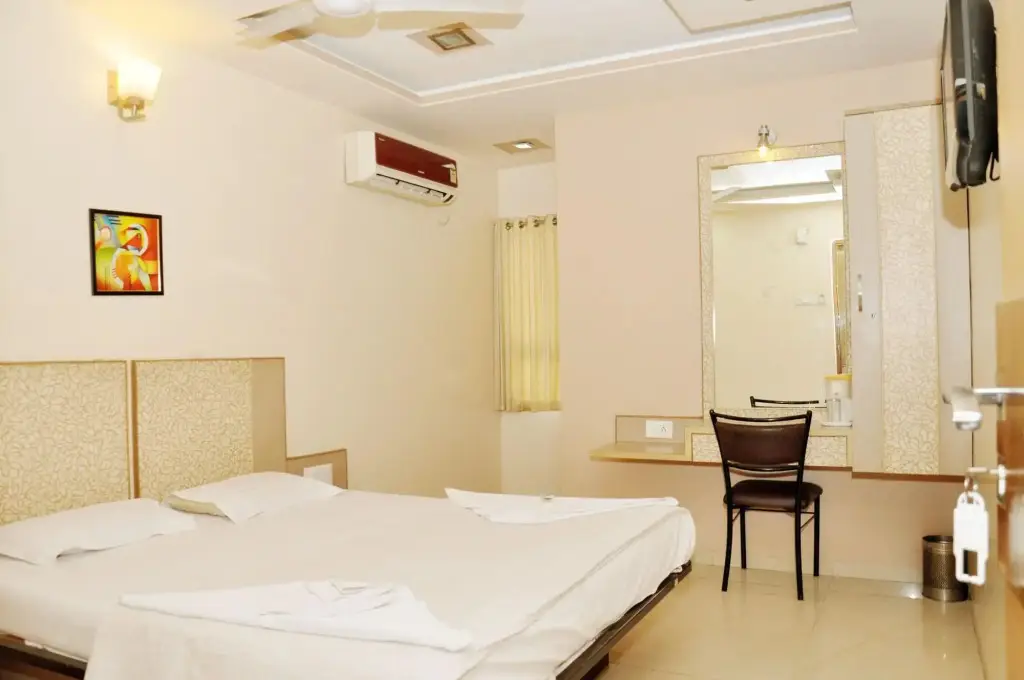 Ширди: Hotel Sai Suraj Palace